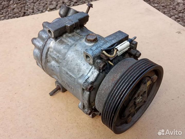 Компрессор кондиционера Renault Logan Sandero