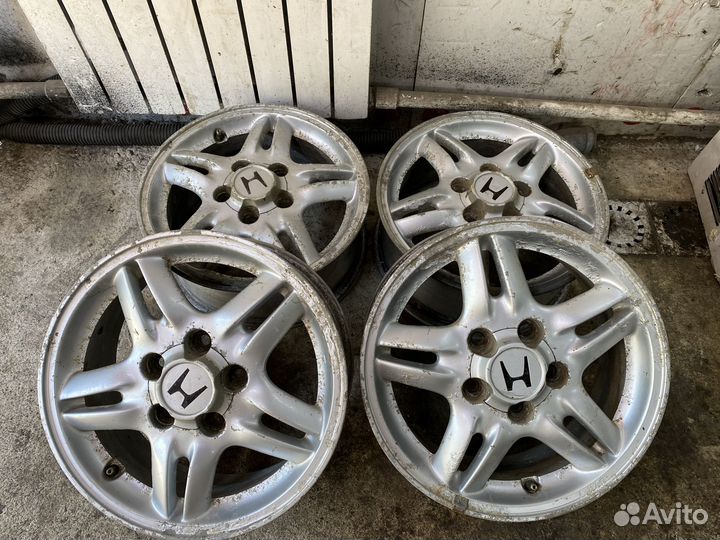 Диски R15 6J 5/114.3 на Honda CR-V