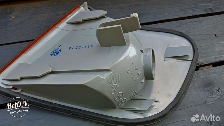 Поворотник правый TYC Новый Ауди 100 С4 Audi 45