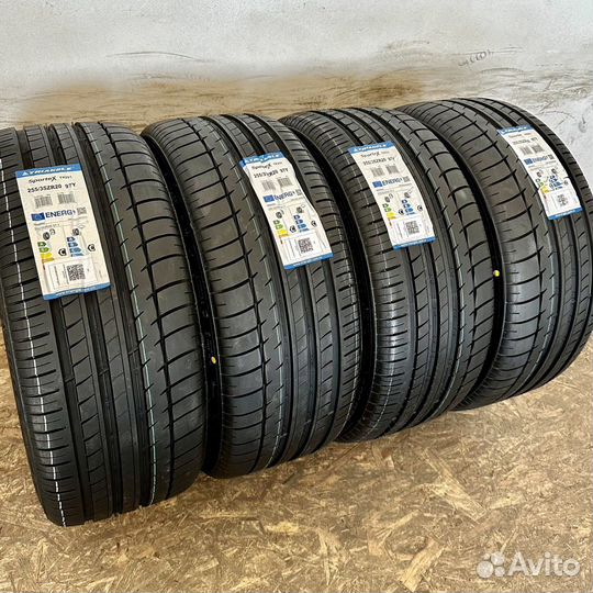 R20 Triangle TH201 255/35, PCD 5x112 DIA 66.6