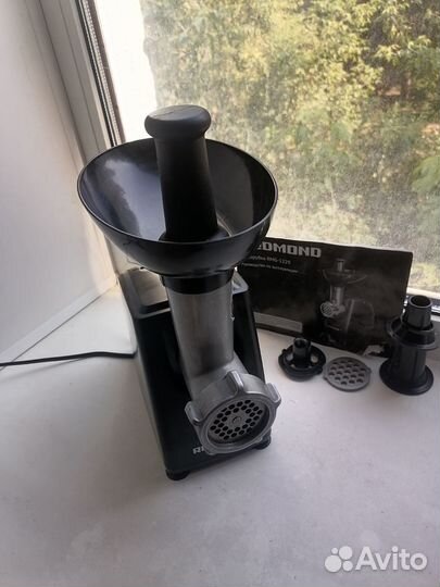 Мясорубка электрическая