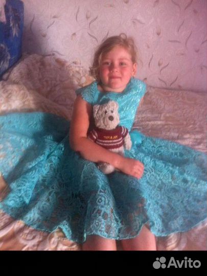 Плате на девочку 122