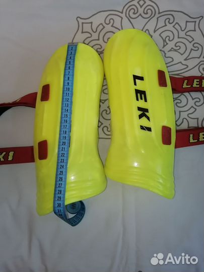 Горнолыжная защита ног. Шорты-самасбросы