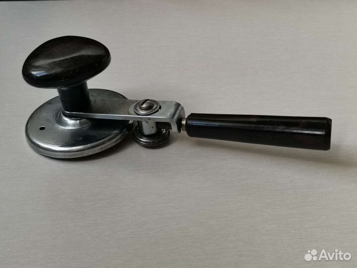 Закаточная машинка для банок консервирования