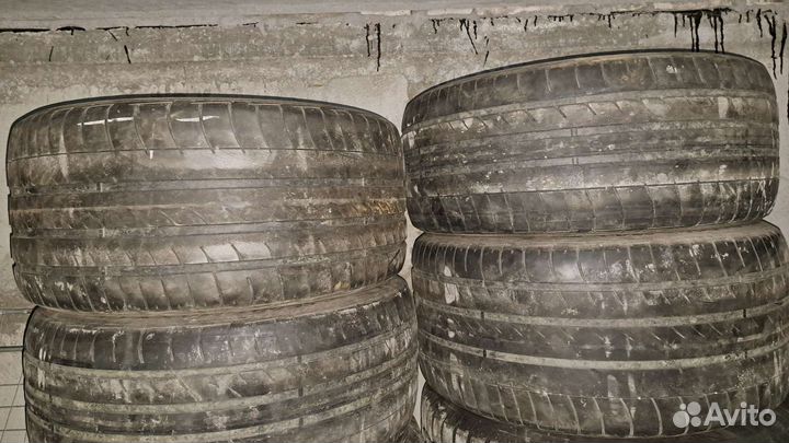 Dunlop Sport Maxx RT 275/40 R20 и 315/35 R20