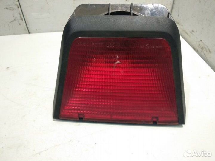 Фонарь задний (стоп сигнал) Renault Logan 1