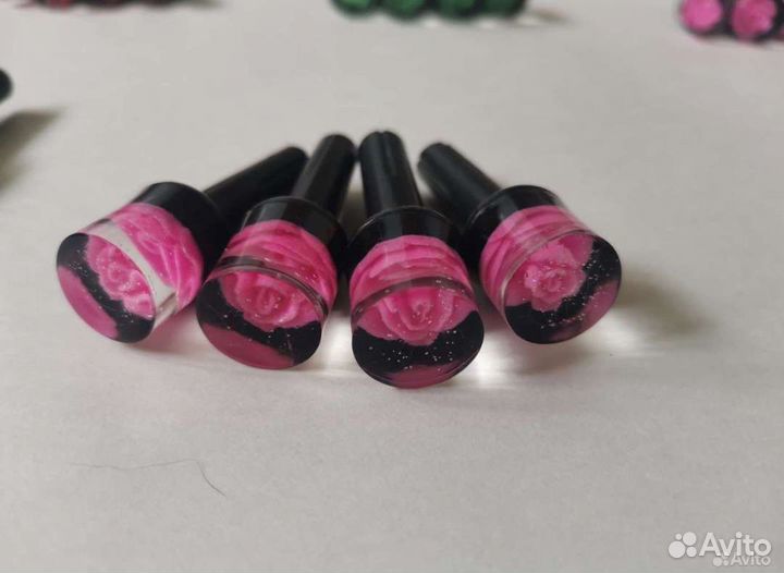 Кнопки дверей, салдатики, фиксаторы розочки ваз