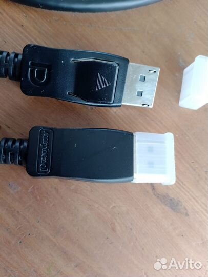 Кабель displayport amphenol 1,8