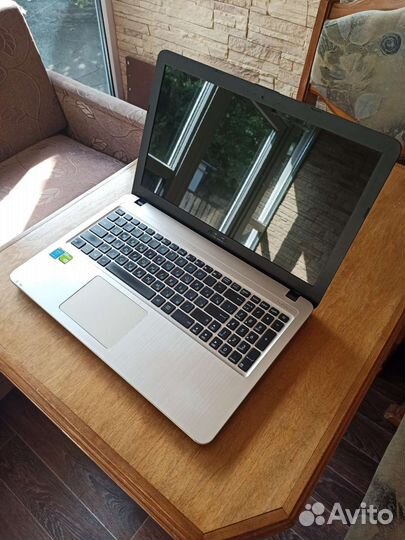 Ноутбук Asus intel(R) core i3 + 8 GB, Windows 10