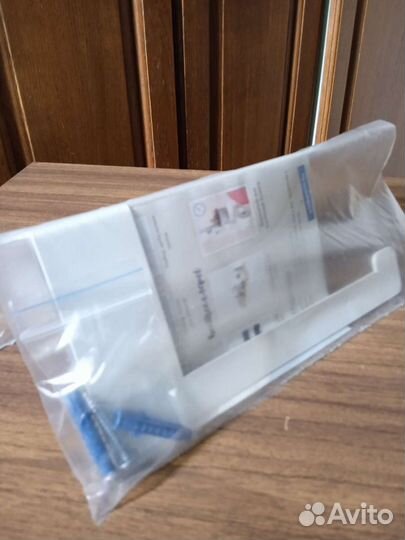 Держатель туалетной бумаги с полкой (металл)