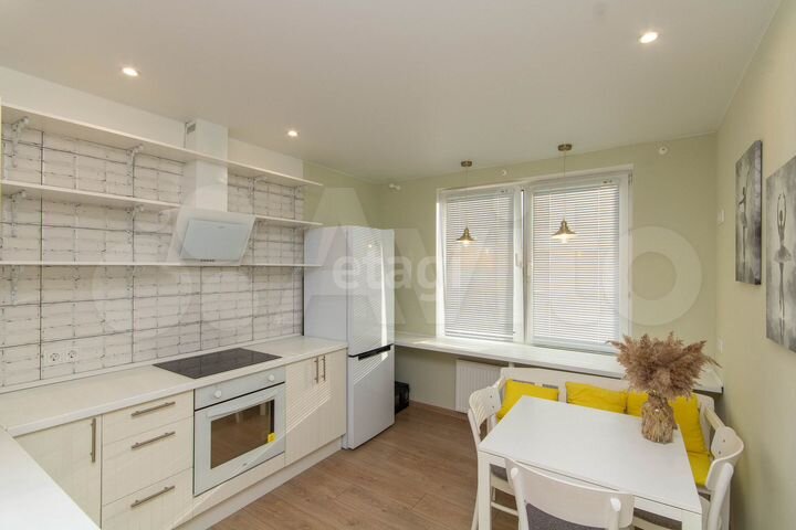 2-к. квартира, 61 м², 13/17 эт.