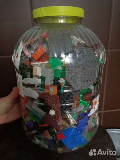 Lego около 20-25 наборов вперемешку (10л в банке)