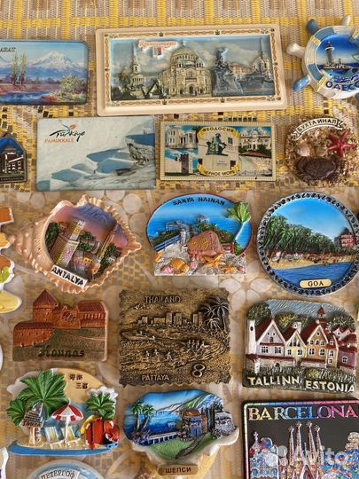 Магниты на холодильник из разных стран