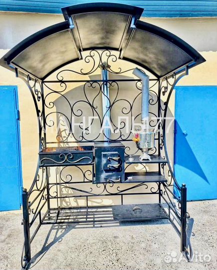 Мангал с крышей