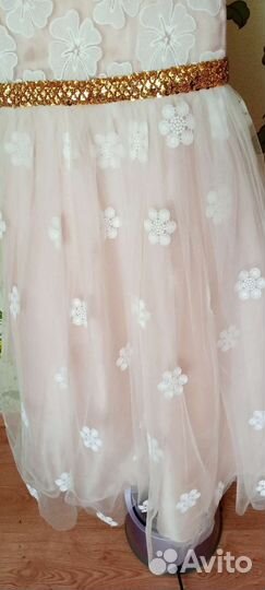 Платье праздничное