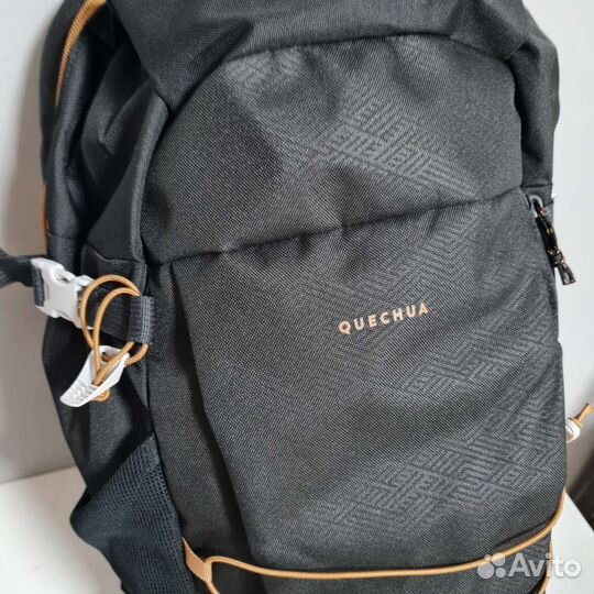 Рюкзак новый Quechua 30 литров туристический