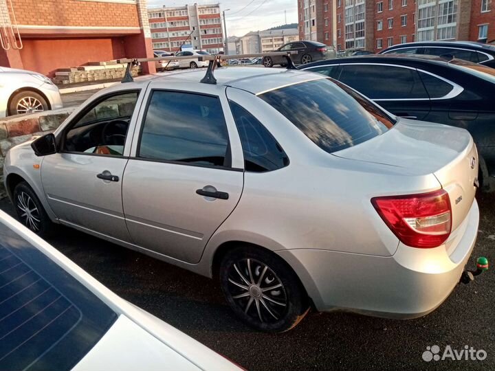 LADA Granta 1.6 МТ, 2015, битый, 130 000 км