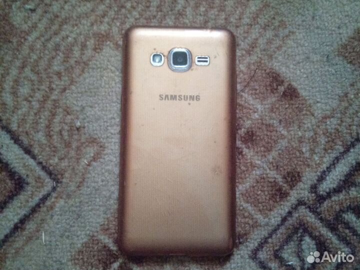 Телефон Samsung