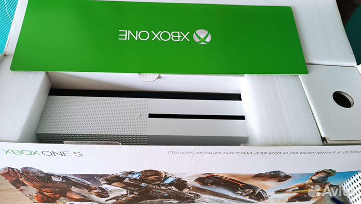 Xbox One s 1тб с дисководом+диски