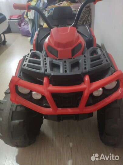 Детский квадроцикл на аккумуляторе