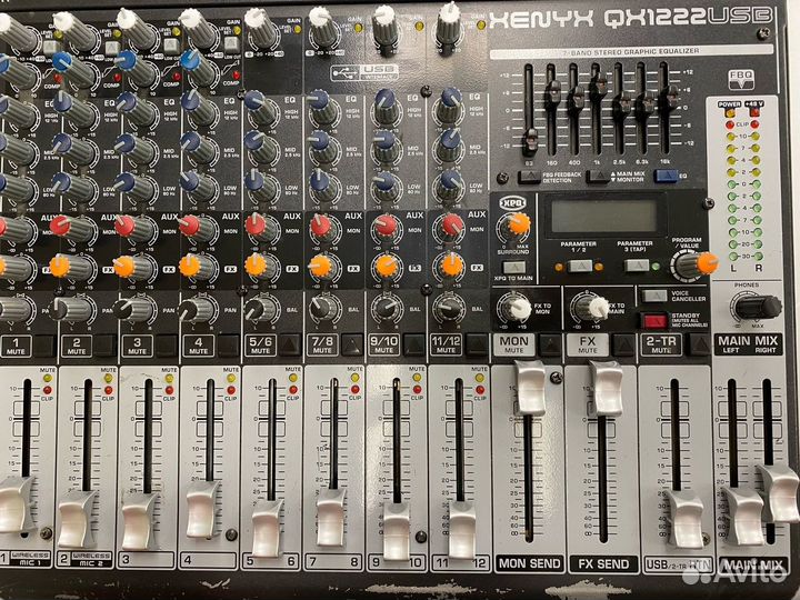 Микшерный пульт behringer Xenyx QX1222 (Дбр)