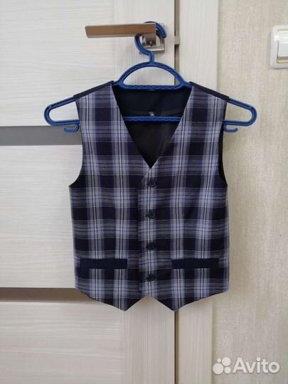 Жилетка для мальчика школьная