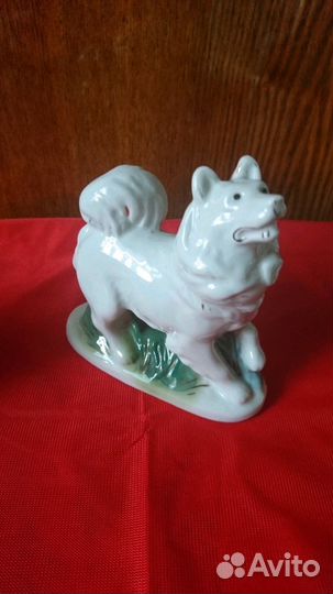 Фарфоровая статуэтка Собака Лайка