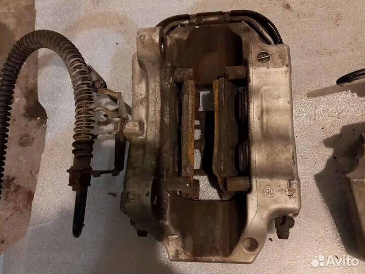 Тормозные суппорты задние Porsche Cayenne