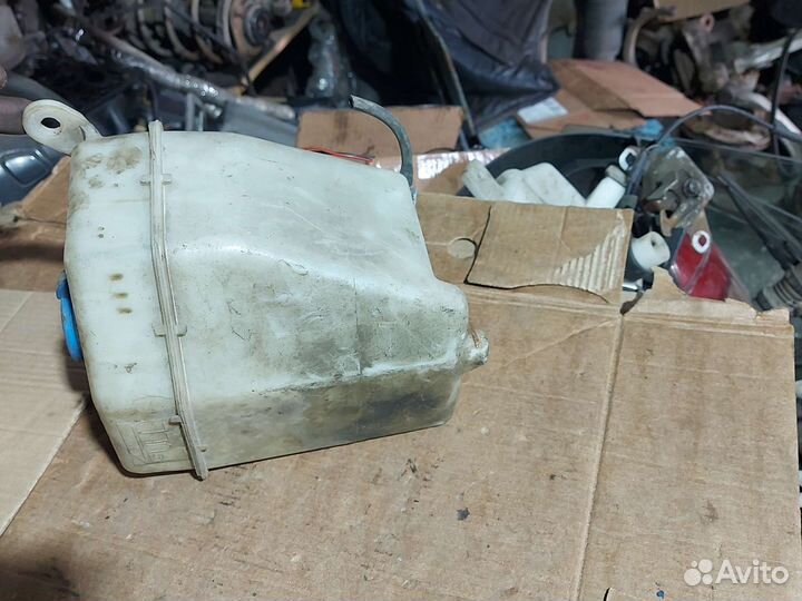 Бачок омывателя Киа Рио 1