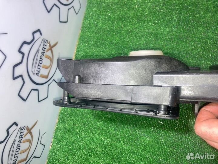 Динамик низкочастотный передний левый Mini Cooper