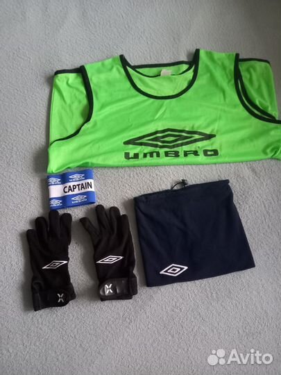 Футбольные вещи Umbro
