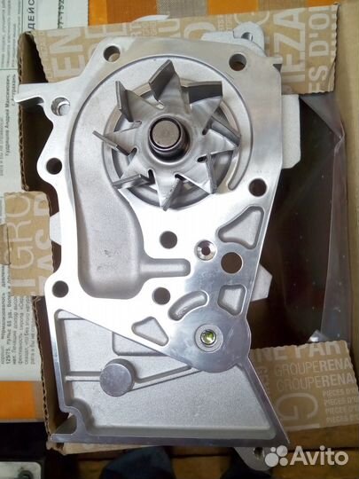 Помпа на Рено Логан,Лада Ларгус 8кл. оригинал(рено