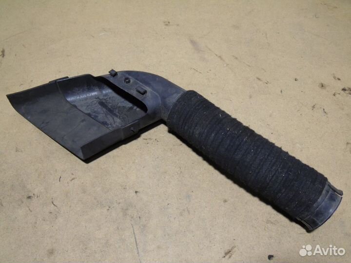 Воздухозаборный патрубок Рено Меган Сценик 2