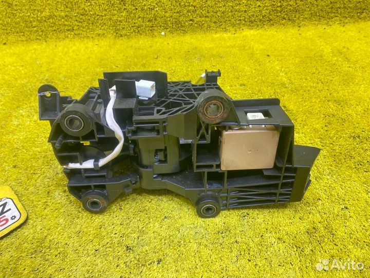 Селектор АКПП передний Toyota Highlander 145434