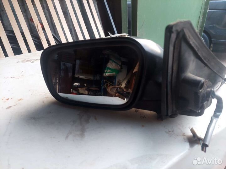 Зеркало левое