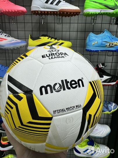 Футбольный мяч molten