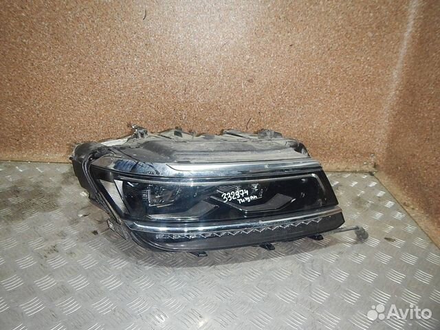 Фара правая Volkswagen Tiguan