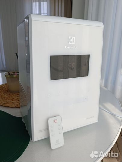 Увлажнитель воздуха Electrolux EHU-3615D пульт ду