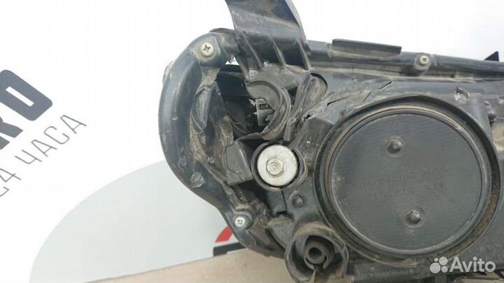 Фара левая Toyota RAV 4 2013-2019 81185-42680