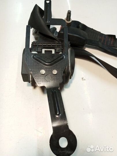 Ремень безопасности передний правый Nissan Primera