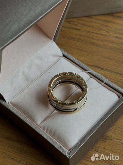 Золотое кольцо Bulgari 585