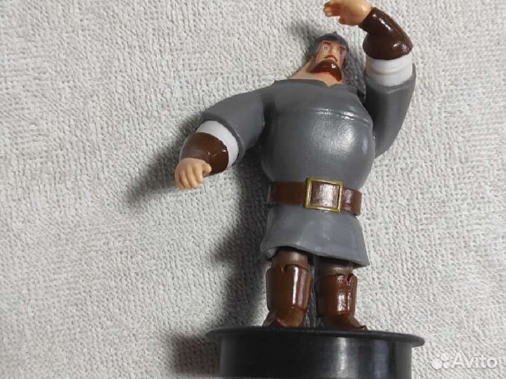 Фигурки киногероев и не только