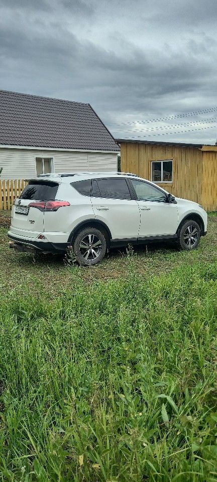 Toyota RAV4: фото владельца