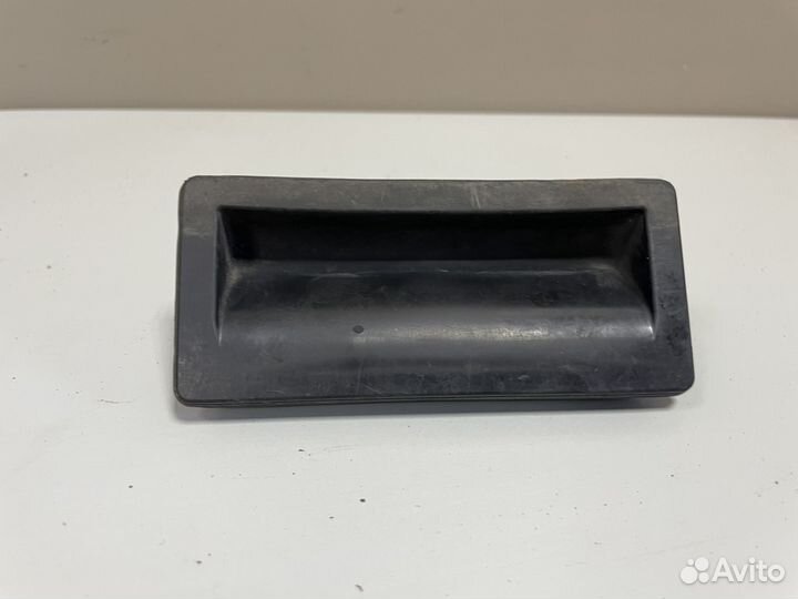 Кнопка открывания багажника Ауди Ку5