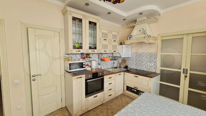 4-к. квартира, 103 м², 2/5 эт.