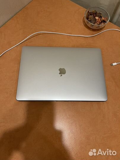 MacBookPro 16 i9 1TB 16GB Состояние Нового