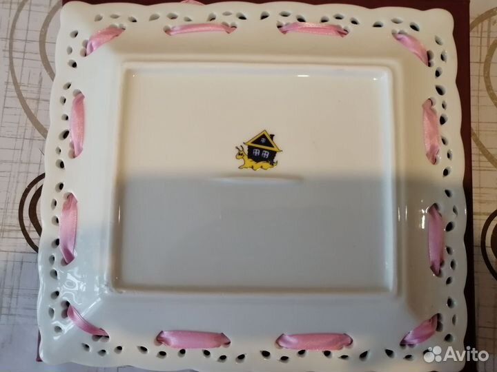 Квадратная тарелка