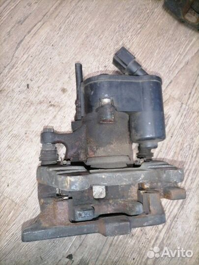 Суппорт задний левый Audi A6 C6 2010