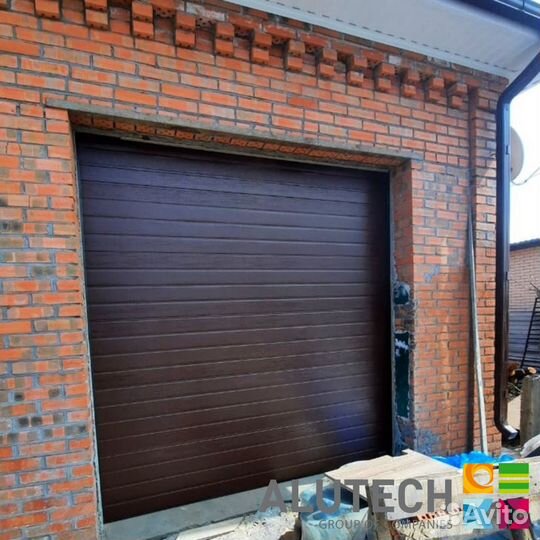 Секционные ворота для гаража alutech