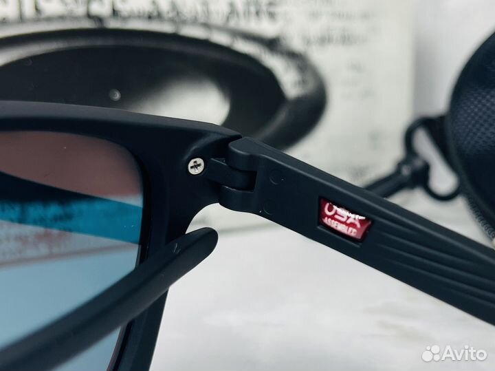 Солнцезащитные очки oakley polaroid